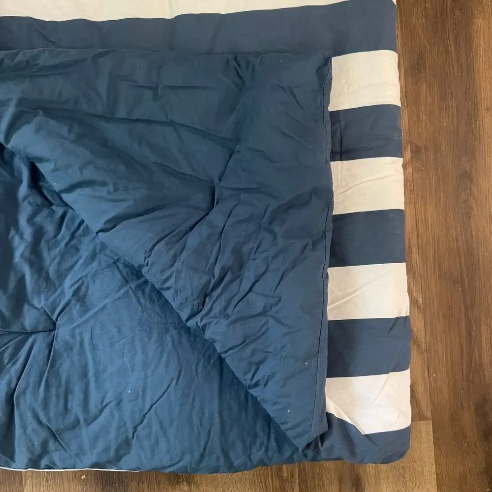 Twin Pillowfort Striped Comforter in Navy Blue and White